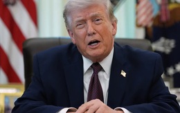 Tổng thống Mỹ nói từng gửi "rất nhiều súng" cho người biểu tình Iran