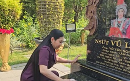 Nữ NSƯT từ Hà Nội về, sáng sớm vội ra mộ Vũ Linh gấp, nói 1 điều