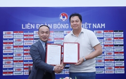 Huyền thoại bóng đá Hàn Quốc chốt hợp đồng với đội tuyển Việt Nam