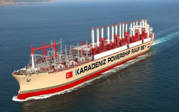 Vừa nhận hơn 700.000 thùng dầu Nga, Cuba lại đón tàu chở nhà máy điện ung dung cập cảng, không phải từ Moscow hay Bắc Kinh