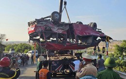 Hiện trường vụ xe khách chở các thợ lặn lao xuống vực, nhiều người thương vong