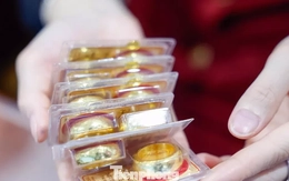 Giá vàng tiếp tục giảm      