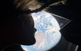 iPhone bay lơ lửng trong khoang lái của sứ mệnh Mặt Trăng, Apple "hưởng sái" một kèo quảng cáo miễn phí