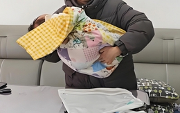 Món quà "vụng về" của 56 học trò cũ khiến cô giáo ngỡ ngàng sau 2 năm ra trường