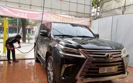 Giá rửa xe ô tô, xe máy ở Hà Nội bất ngờ tăng 30-40%