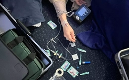 Cấp cứu khách nữ trên chuyến bay từ Việt Nam đi Nhật, kịch tính như trong phim