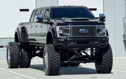 Cận cảnh 'quái thú' bán tải 11 chỗ ngồi, bình dầu đổ đầy hơn 700 lít