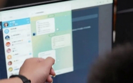 Biết chồng chuyển tiền cho kẻ lừa đảo, vợ mặc kệ vì nghĩ “anh ấy không có tiền", ai dè công an báo tài khoản có 1,5 tỷ đồng