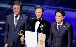 Nam ca sĩ được trả lương 1.100 tỷ/năm: Biểu diễn trước lãnh đạo 21 quốc gia, 18 tuổi đã thay đổi cả showbiz