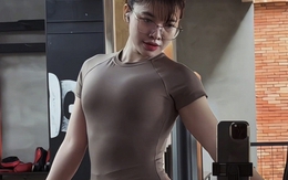 Không chỉ có vẻ ngoài nóng bỏng, nữ gymer hot nhất hiện nay hé lộ là một "chiến thần" game thực thụ!