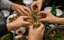 Bỏ qua cảnh báo khi uống rượu bia thường xuyên, nhiều người mắc viêm gan nặng