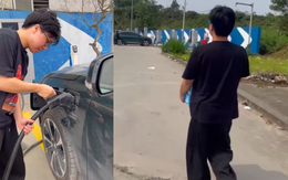 Con trai "ông hoàng nhạc đỏ" đi học về là phải đi làm, được bố nhắn nhủ: "Mệt cũng phải cố"