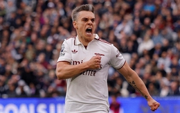 Arsenal thắng West Ham 1-0: Trossard ghi bàn, 2 lần 'chết đi sống lại'