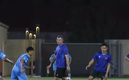 HLV Cristiano Roland lên dây cót tinh thần cho U17 Việt Nam trước trận quyết đấu U17 UAE