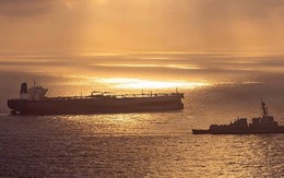 Iran bất ngờ tuyên bố ‘vành trăng lưỡi liềm’ 500km trên eo biển Hormuz