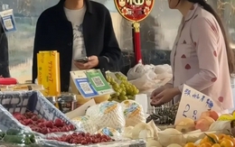 1 mẹ bỉm ở nhà trông con muốn mua quả sầu riêng, bị chồng mắng giữa chợ: “Suốt ngày chỉ biết ăn"