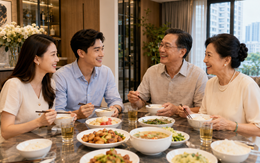 Tới ra mắt nhà bạn trai, đang ăn cơm vui vẻ thì chết sững khi thấy một người bước vào