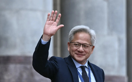 Đến Trung Quốc cùng ông Trump, CEO Nvidia Jensen Huang không quên làm một điều y hệt hồi thăm Việt Nam