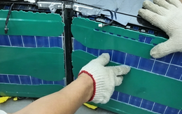 Công nghệ pin 'đỉnh nóc kịch trần' của BYD gây nghi vấn về độ an toàn: Một nhóm người quyết định dùng cưa điện, máy mài đập phá suốt 8 tiếng để tìm câu trả lời
