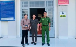 Hai người phụ nữ SN 1966 và 1997 cùng đến công an làm việc sau khi tài khoản phát sinh giao dịch 250.000.000 đồng