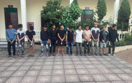Bắt và khám xét nơi ở của ông chủ trả lương cho công nhân theo cách thức rất lạ