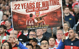22 năm chờ đợi, fan Arsenal ăn mừng khí thế khi trở lại ngôi vô địch Premier League