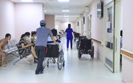 Suốt 6 năm gửi con cho ông bà ngoại nuôi không mất đồng nào, đến lúc bố tôi nằm viện, chồng lại nói một câu khiến tôi nghẹn đắng