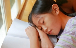 Chuyên viên tư vấn học đường cảnh báo: Đem ngay "3 THỨ" này ra khỏi phòng ngủ con bạn!