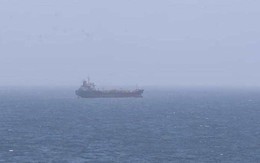 Mỹ lên tàu dầu Iran kiểm tra, eo biển Hormuz nóng rực