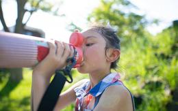 Bé 7 tuổi phải cắt bỏ lá lách và tuyến tụy sau 1 cú ngã, "thủ phạm" liên quan đến… bình giữ nhiệt