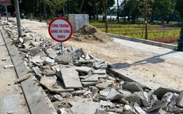 Tuyến vỉa hè lát đá gần như còn nguyên vẹn ở Hà Nội "bị đục phá"
