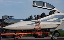 Bay thử Su-57 hai chỗ ngồi mới, phi công Nga đã cho tất cả một lời giải thích rõ ràng