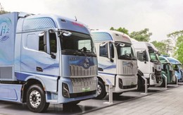 Phát hiện đội xe tải Trung Quốc với đầu kéo nặng 49 tấn, không dùng xăng cũng không cần sạc điện, âm thầm làm nhiệm vụ quan trọng