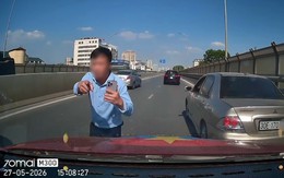Hà Nội: Danh tính tài xế ô tô tạt đầu xe khác, còn xuống mắng chửi người đi phía sau