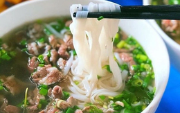 Ăn phở kiểu này, đừng trách vì sao mỡ máu và huyết áp cao