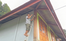 Ngày cuối nghỉ lễ thấy chồng hì hụi từ sáng sớm, tôi chưa kịp hỏi thì tá hỏa với chuyện mẹ tôi bí mật nhờ con rể