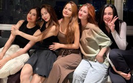Hội bạn "đắt giá" nhất Vbiz tụ họp, nhìn mặt mộc quá đỉnh đố biết tuổi thật
