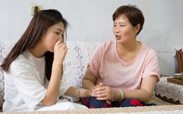 Mẹ chồng đến ở chung "tạm thời" đã được 2 năm, tôi không dám nói gì vì một câu bà từng nói với tôi ngày cưới
