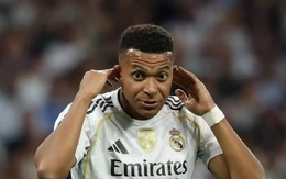 Chủ tịch Perez nóng mắt với Mbappe