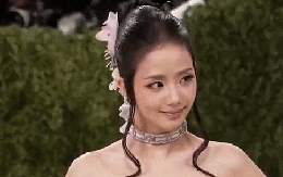 Sốc: Jisoo (BLACKPINK) bị tố lấy cắp quần áo