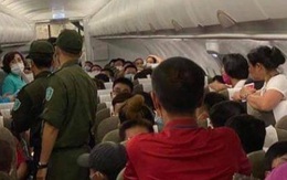 Hành khách bị yêu cầu rời khỏi máy bay, phạt 8,5 triệu vì một hành động