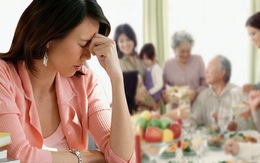 Vừa làm dâu trưởng, bận không về đám giỗ được, tôi bị cả họ nhà chồng "đá" khỏi nhóm chat gia đình