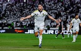 Ronaldo làm nên điều chưa từng có trong lịch sử