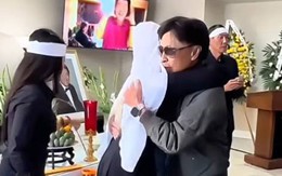 Danh ca Tuấn Ngọc xuất hiện sau ly hôn ở tuổi U80