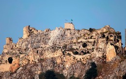 Hezbollah gặp nguy khi Israel chiếm được pháo đài Beaufort ở miền Nam Lebanon