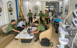 Shipper học hết lớp 9 đóng vai bác sĩ, tạo hình thẩm mỹ phụ khoa cho khách
