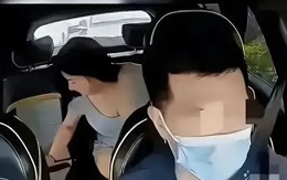 Sốc, hành khách nữ xinh đẹp thản nhiên đại tiện trên xe công nghệ