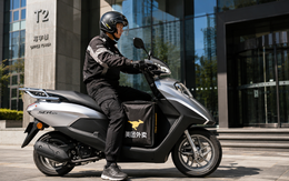 Đi 100 km chỉ tốn 1,88 lít xăng, Honda SCR125 giá rẻ khiến xe điện phổ thông đứng trước áp lực mới