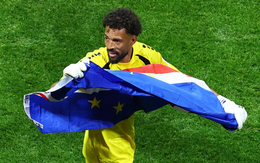 Thủ môn Cape Verde vừa thất nghiệp đến World Cup trở thành người hùng