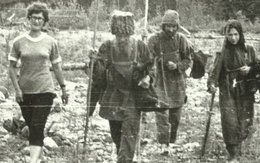 1 gia đình tự cô lập trong rừng từ năm 1936, không biết Thế chiến II đã kết thúc